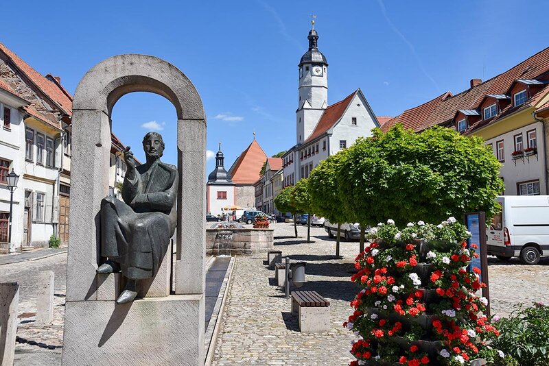 Marktplatz mit Rathaus in Weißensee