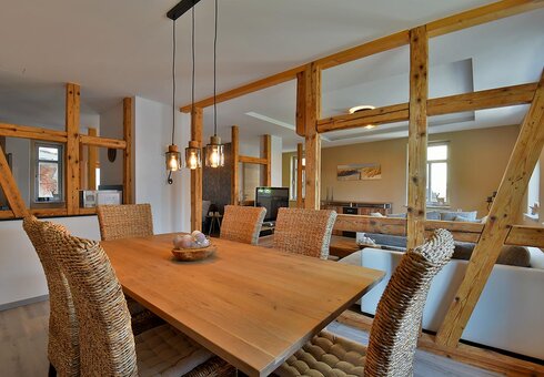 Esstisch im Wohnzimmer
