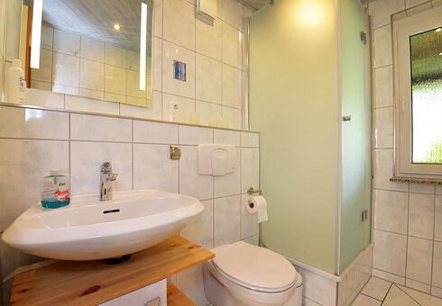 Bad mit Dusche / WC
