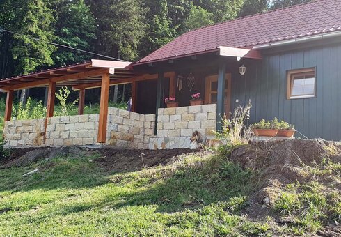 Berghütte im Sommer