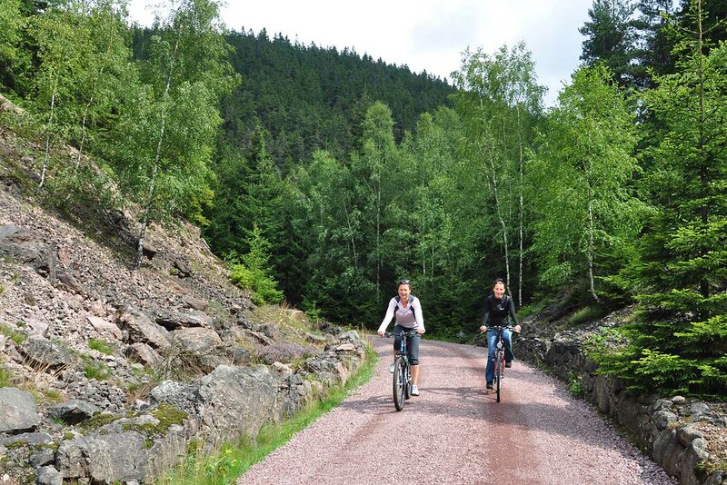 Rad fahren um die Ohratalsperre