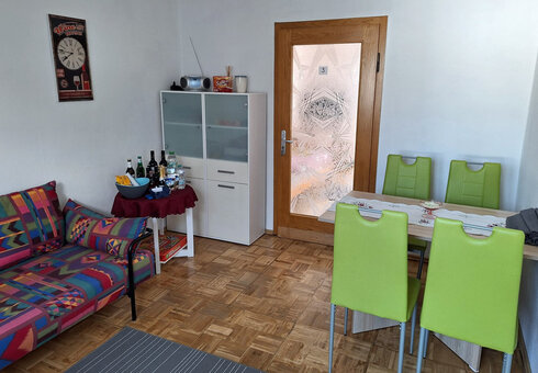 Wohnzimmer mit Schlafcouch