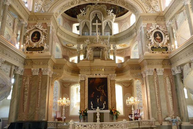 Blick in die barocke Schlosskirche