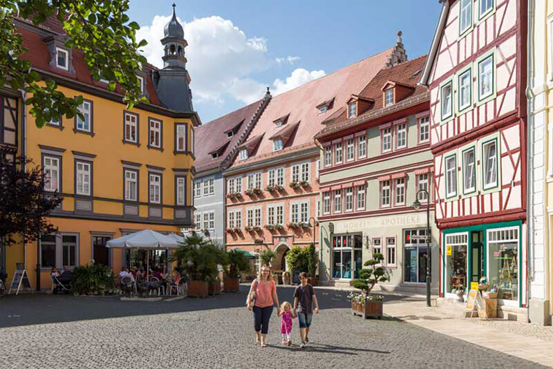 Fußgängerzone mit Fachwerkhäusern