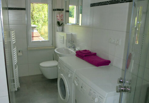 Badezimmer mit Dusche