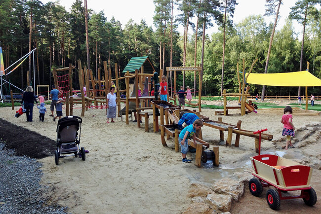 Kletterwäldchen / Kletterspielplatz