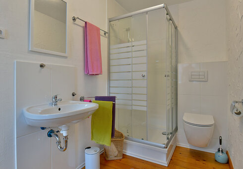 Bad mit Dusche / WC