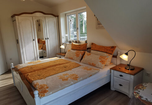 Schlafzimmer 2