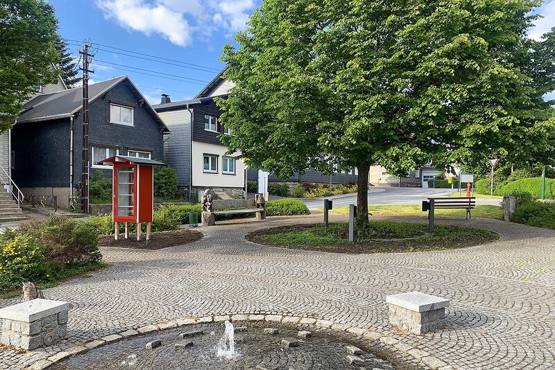 Karl-Marx-Platz in Cursdorf