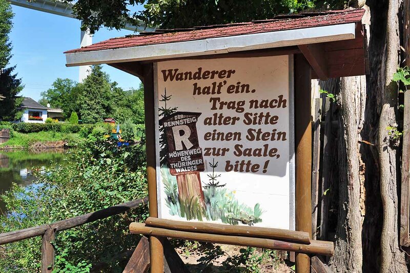 Schild am Beginn des Rennsteigs