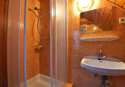 Bad mit Dusche / WC