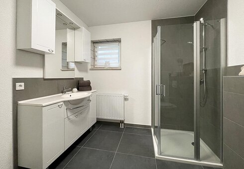 Bad mit Dusche / WC