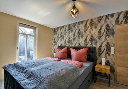 Schlafzimmer 1