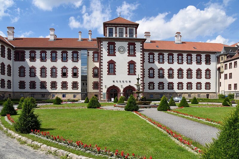 Schloss Elisabethenburg, Schlosshof