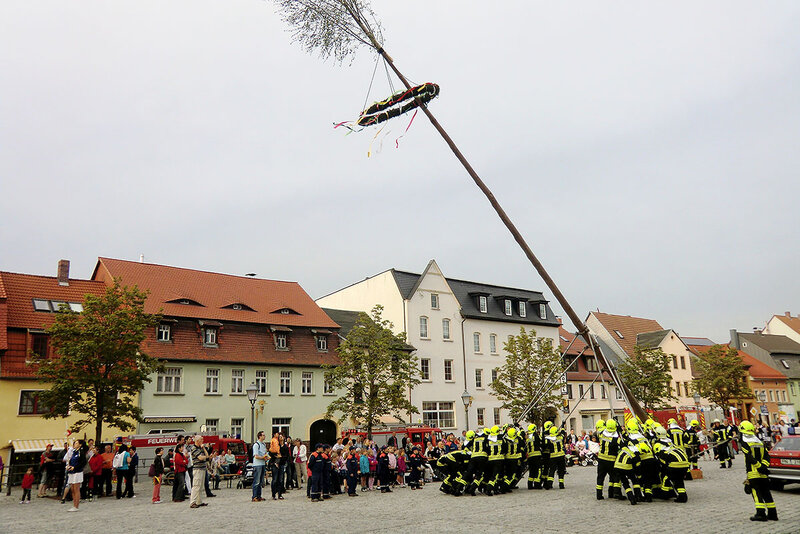 Maibaumsetzen in Triptis