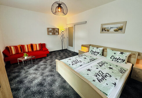 Schlafzimmer 1