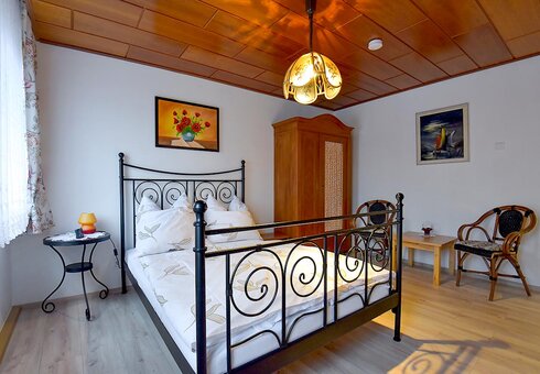 Schlafzimmer 1