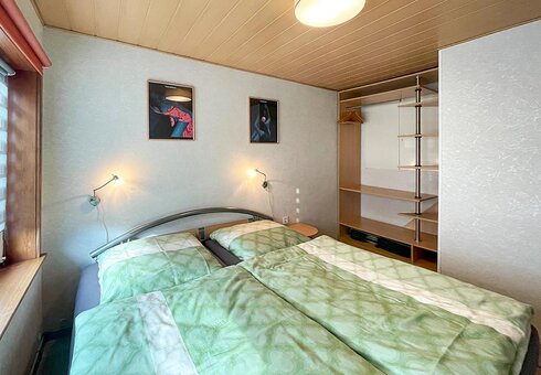 Schlafzimmer mit Doppelbett