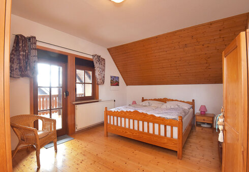 Schlafzimmer 1