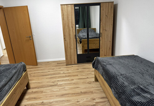 Schlafzimmer 1