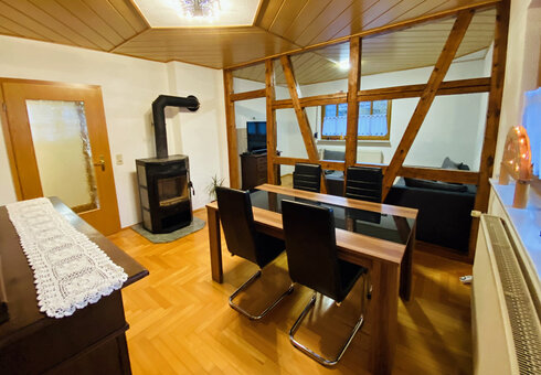 Wohnzimmer mit Essbereich &  Kamin