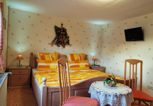Blick in das Schlafzimmer 2