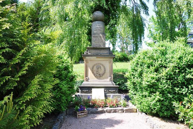 Fröbelgrabstätte in Schweina