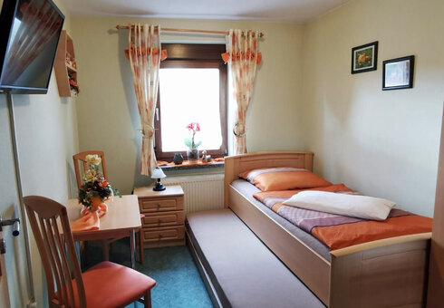 Blick in das Schlafzimmer 3