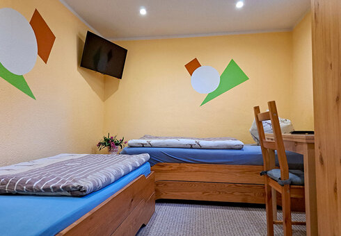 Blick in ein Gästezimmer