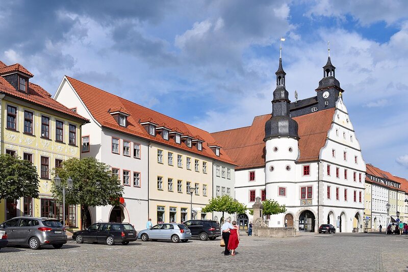 Markplatz mit Rathaus