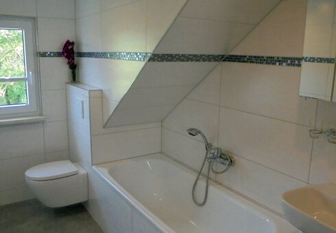Badezimmer mit Badewanne