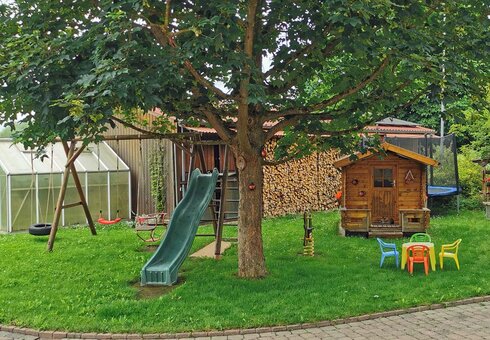 Spielplatz am Haus