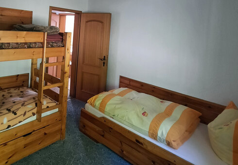 Schlafzimmer 2