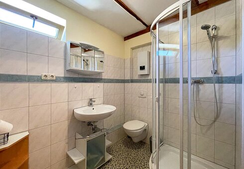 Bad mit Dusche / WC