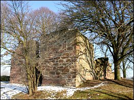 Blick zur Ruine der St. Annenkapelle