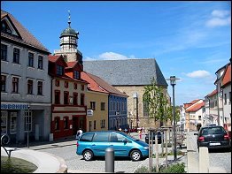 Marktplatz mit Pfarrkirche