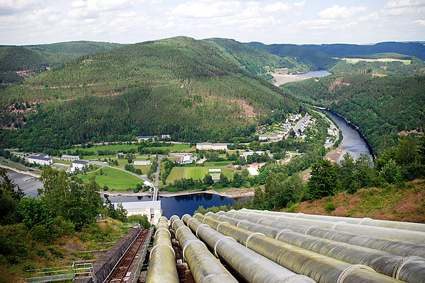 Blick vom Oberbecken auf den Stausee