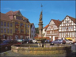 Blick zum Marktplatz mit Vitusbrunnen