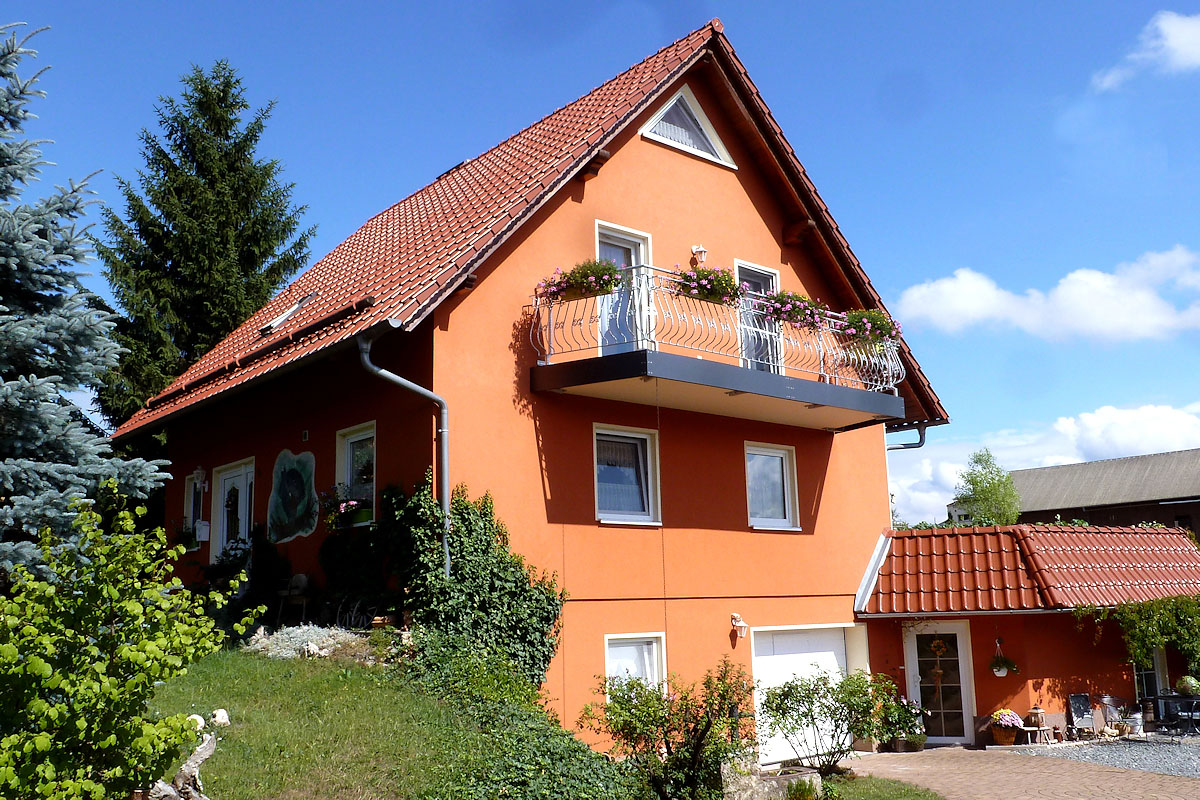Ferienwohnung & Gästezimmer "Haus Auerhahn"