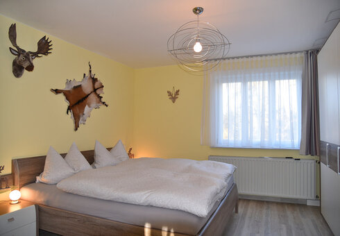Schlafzimmer 1