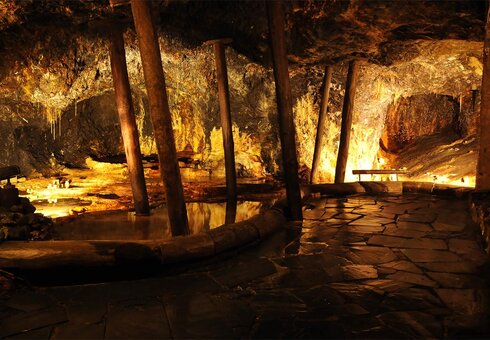 stahlblaue Grotte