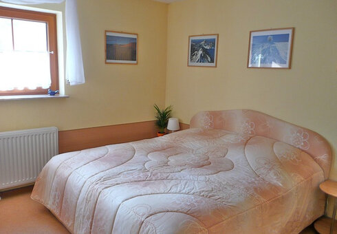 Ferienwohnung 2 (Schlafzimmer)