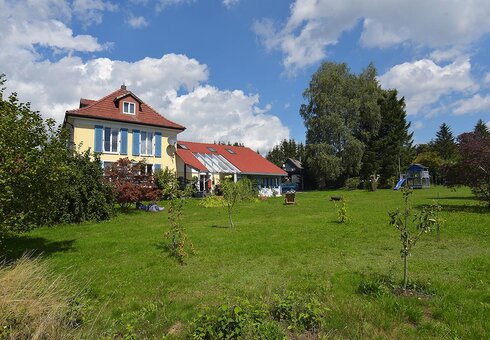 Ferienwohnungen Villa Riedl mit Liegewiese
