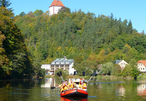 Boot fahren auf der Saale