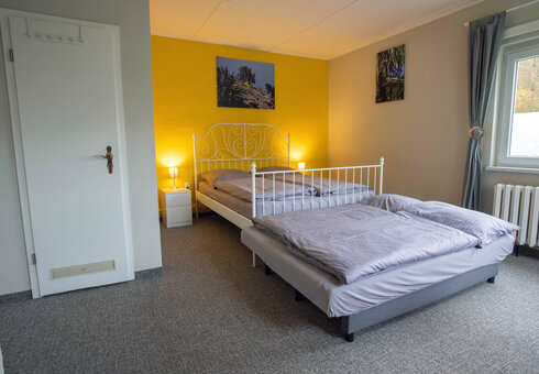 Blick in ein Gästezimmer