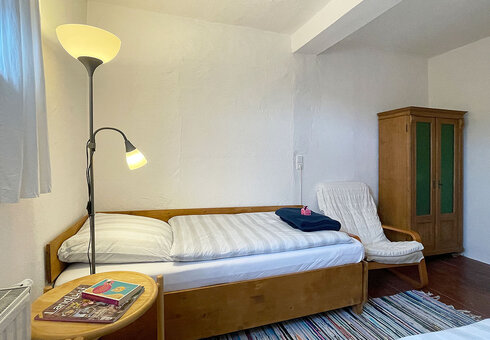 Blick in das Schlafzimmer mit 2 Einzelbetten