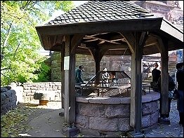 Der 176 m tiefe Burgbrunnen