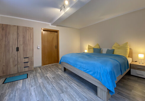 Schlafzimmer 1