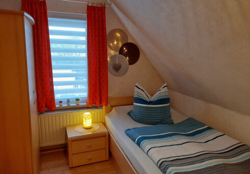 Schlafzimmer 2