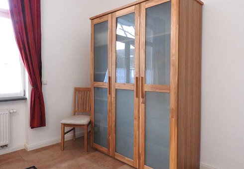 Kleiderschrank im Schlafzimmer